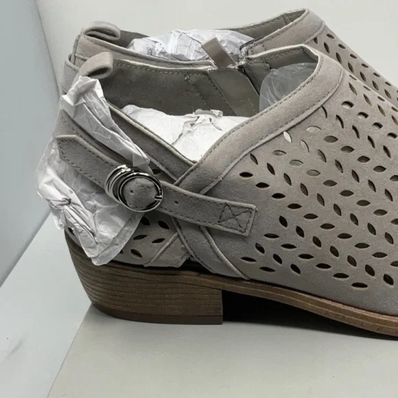 NIB women’s Bella Cara Gray ankle boots, size 9 - Picture 6 of 7